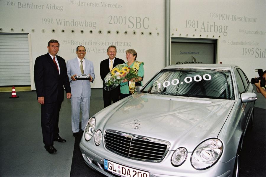  Mercedes-Benz E-Class 2002 года  (фото 112 из 448)